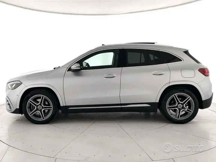 Mercedes-Benz Gla 2024 photo 2