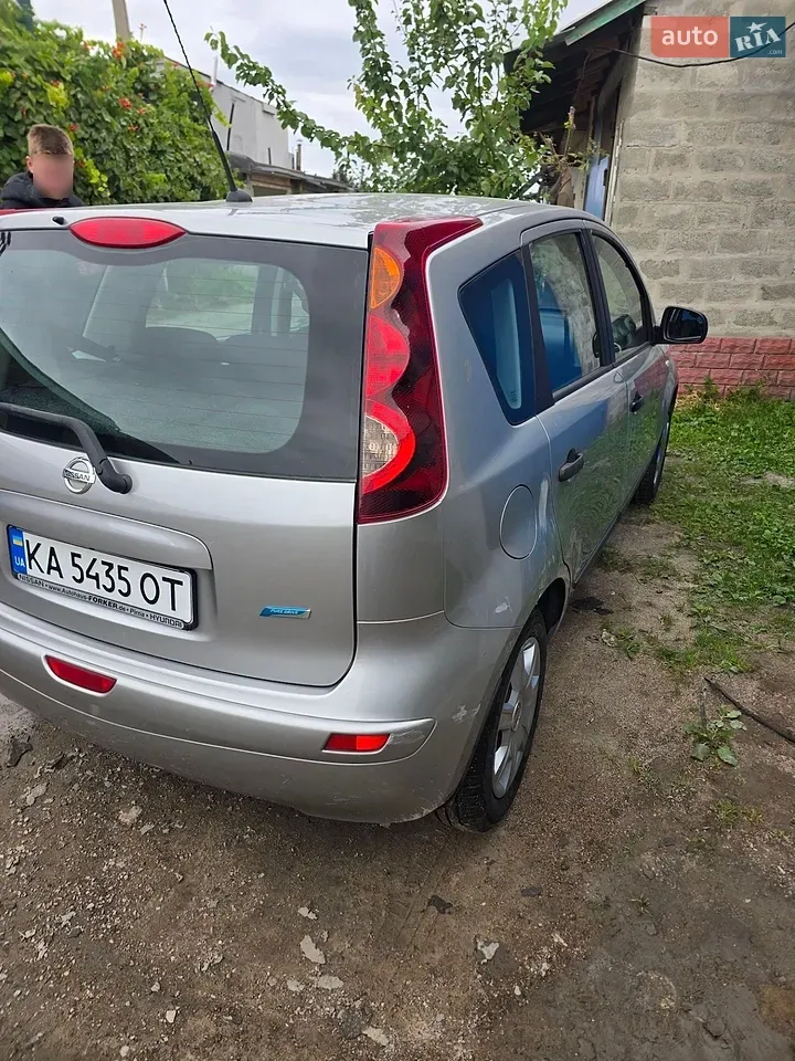 Nissan Note 2009 photo 4