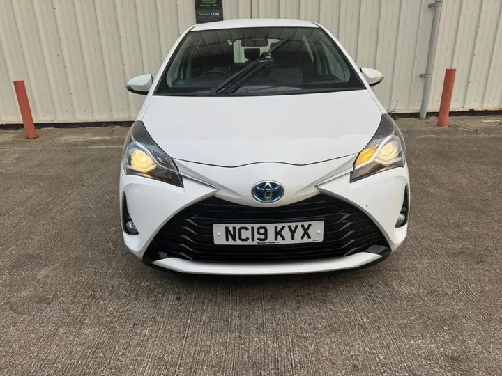 Toyota Yaris 2019 photo 2