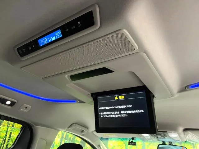 Toyota Vellfire 2015 photo 4