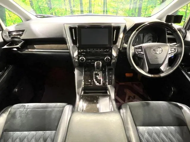 Toyota Vellfire 2015 photo 2