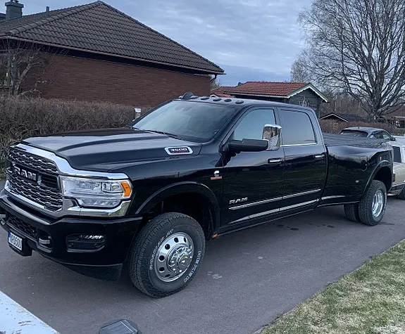 Dodge Ram 3500 2022 photo 3