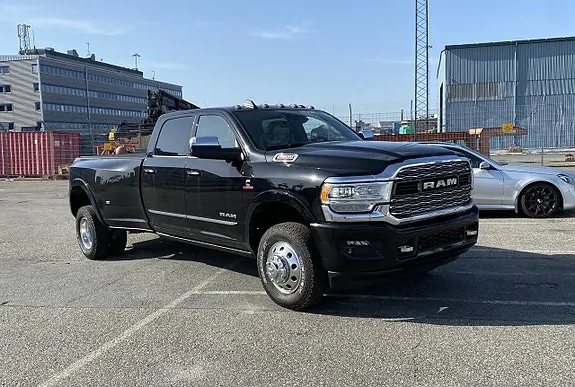 Dodge Ram 3500 2022 photo 2