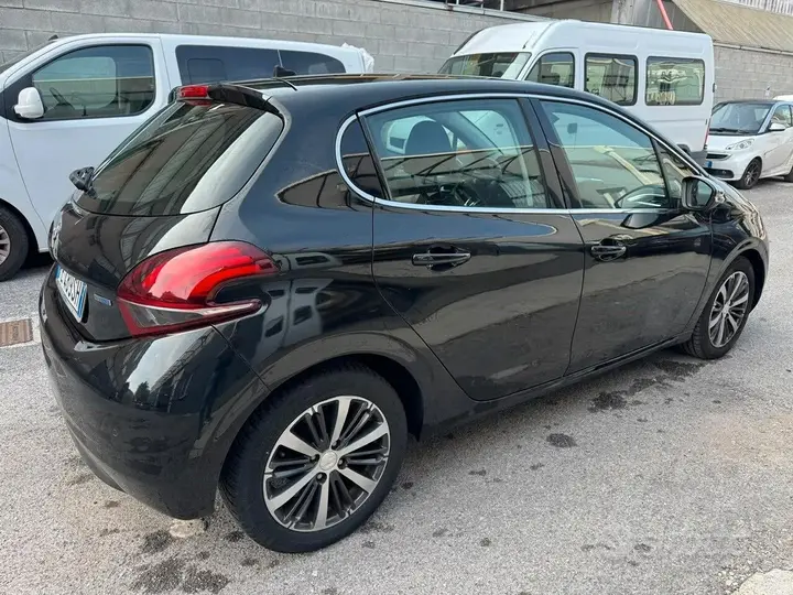 Peugeot 208 2016 photo 4