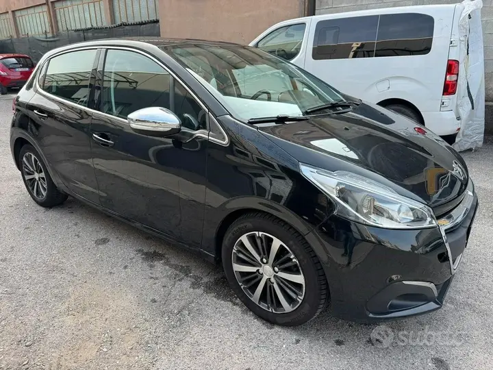 Peugeot 208 2016 photo 3