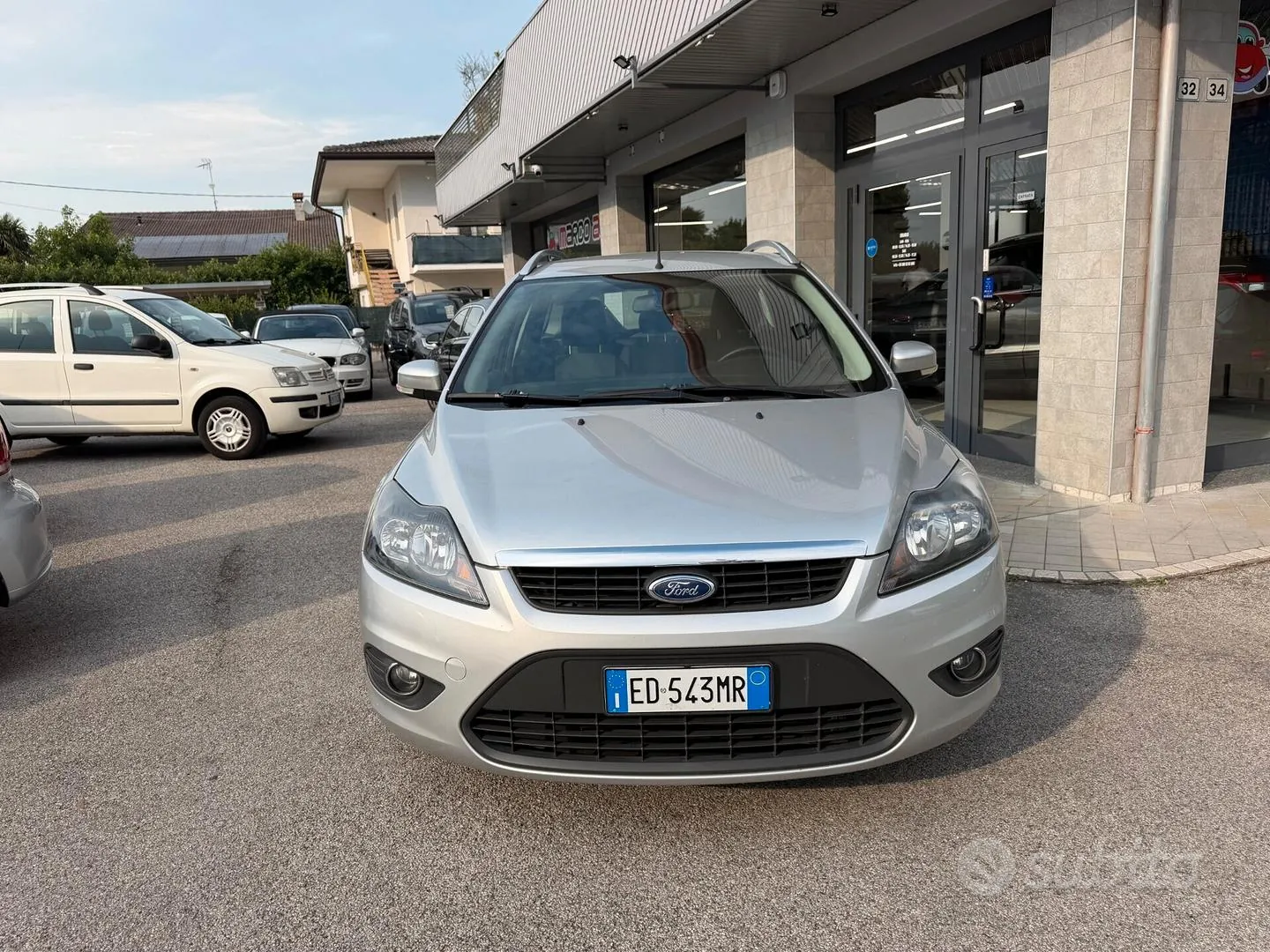 Ford Focus 2010 photo 2