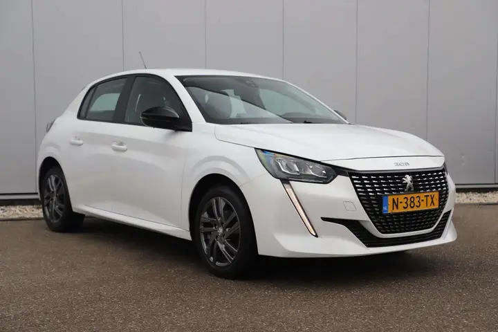 Peugeot 208 2022 photo 3