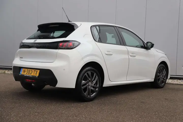 Peugeot 208 2022 photo 4