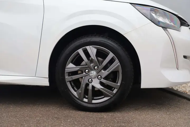 Peugeot 208 2022 photo 5