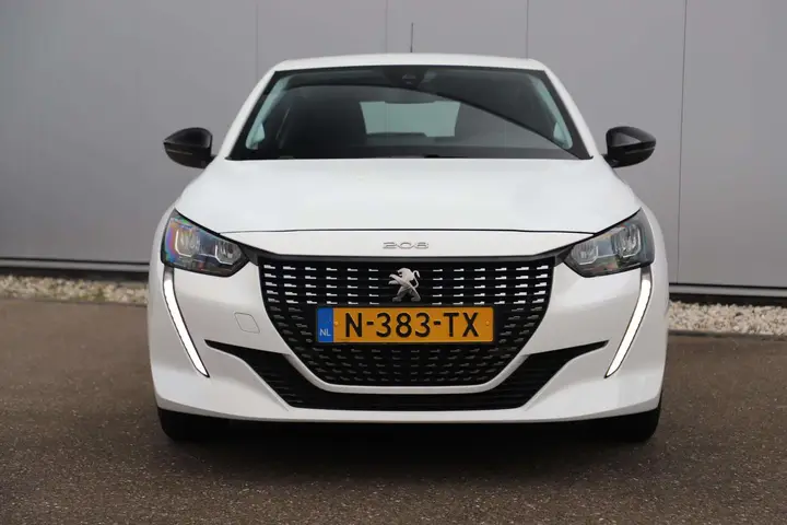 Peugeot 208 2022 photo 2