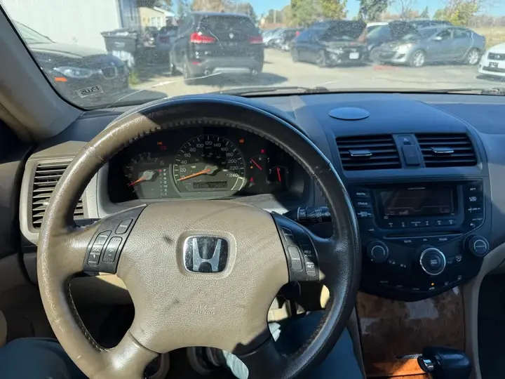 Honda Accord 2005 photo 5