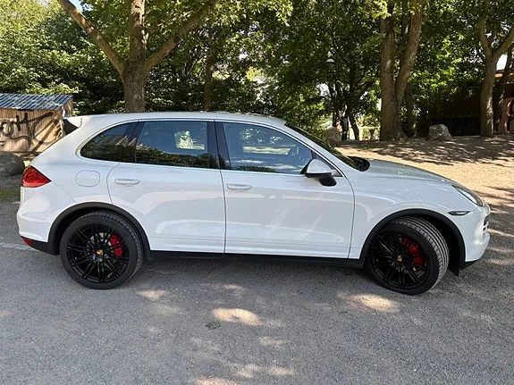 Porsche Cayenne 2014 photo 2