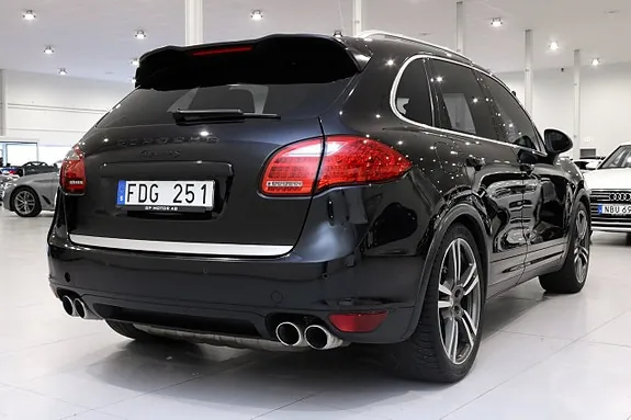 Porsche Cayenne S 2011 photo 4