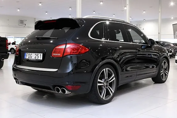Porsche Cayenne S 2011 photo 3