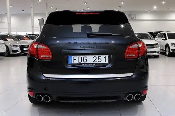 Porsche Cayenne S 2011 photo 5