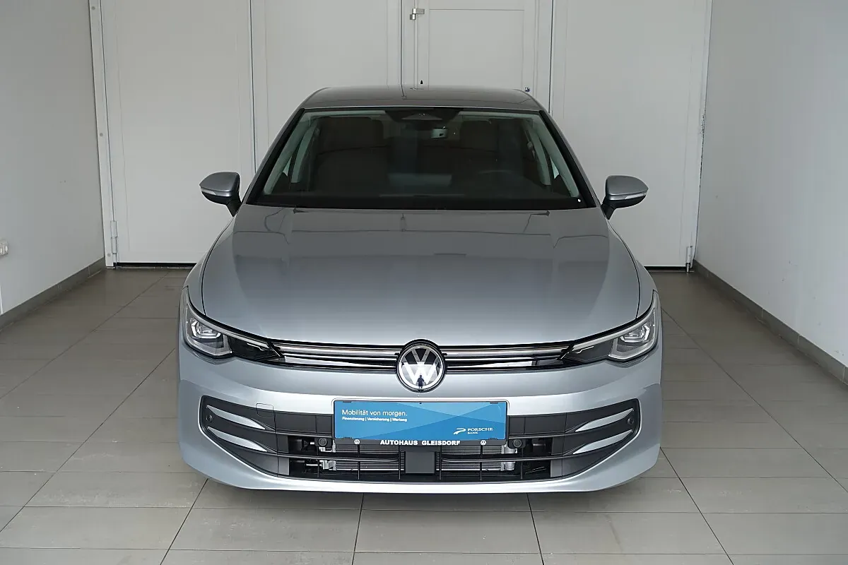 Volkswagen Golf 2026 photo 2
