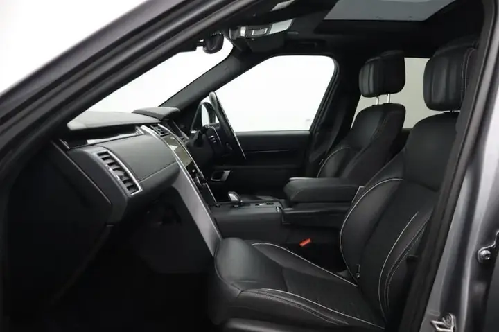 Land Rover Discovery 2023 photo 4