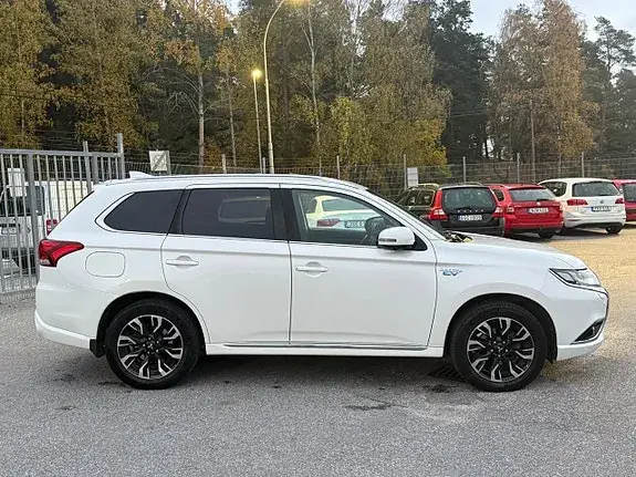 Mitsubishi Outlander 2017 photo 3