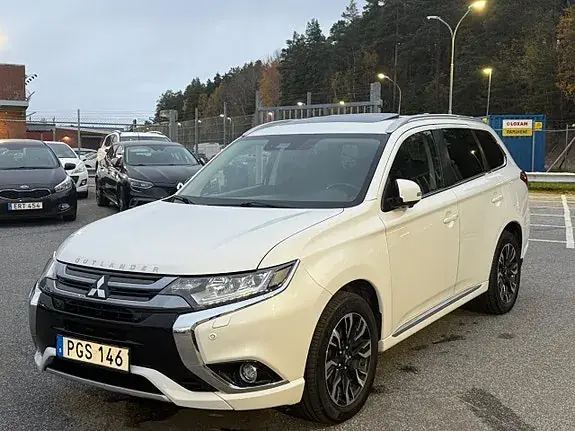 Mitsubishi Outlander 2017 photo 2