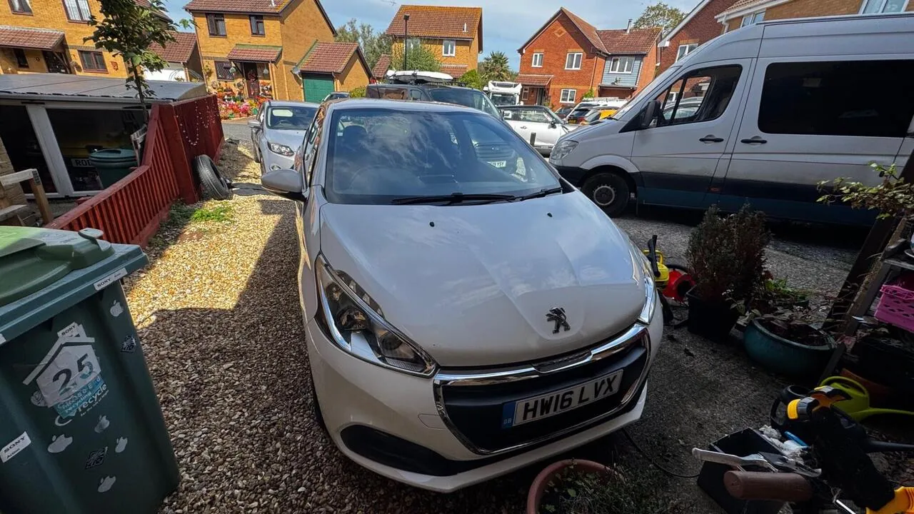 Peugeot 208