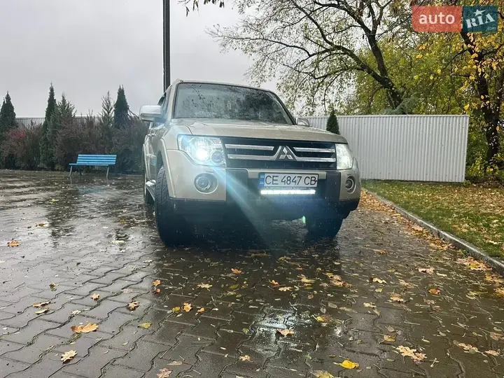 Mitsubishi Pajero 2008 photo 2