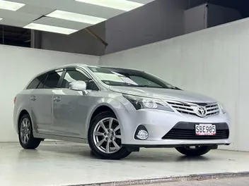 Toyota Avensis 2013 photo 2