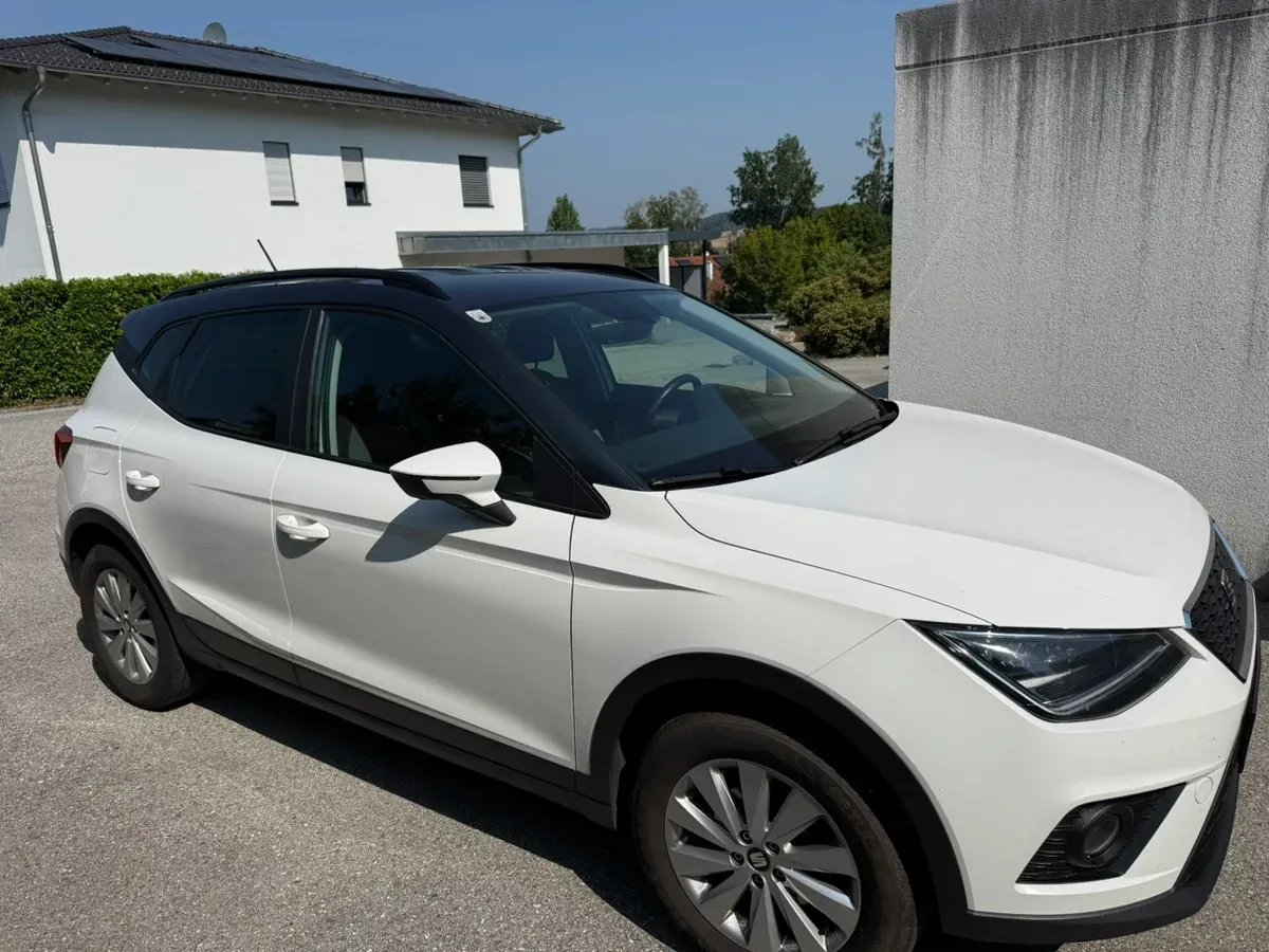 Seat Arona 2019 photo 2