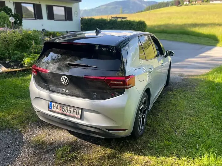 Volkswagen Id.3 2021 photo 2