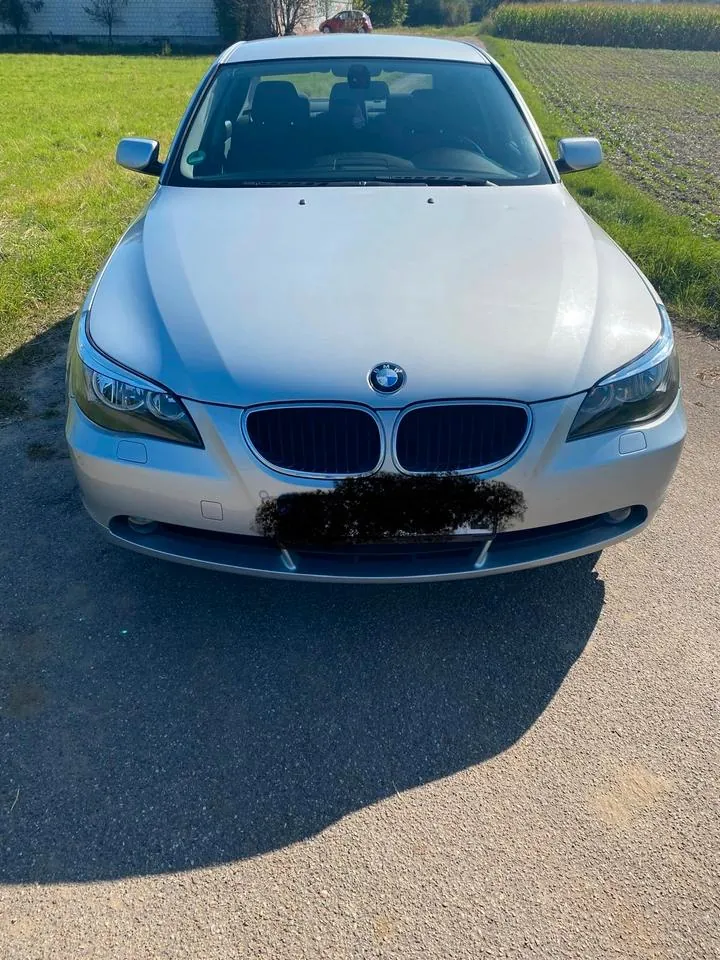 BMW 520I