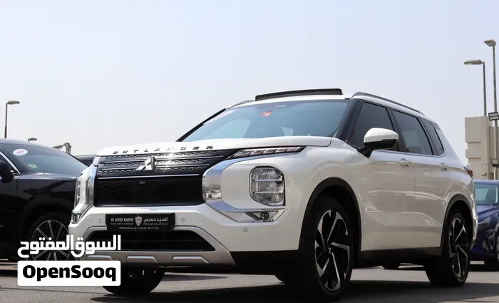 Mitsubishi Outlander 2023 photo 2