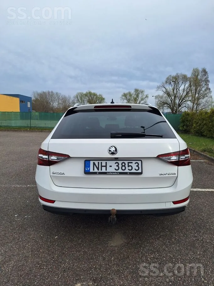 Skoda Superb 2018 photo 4