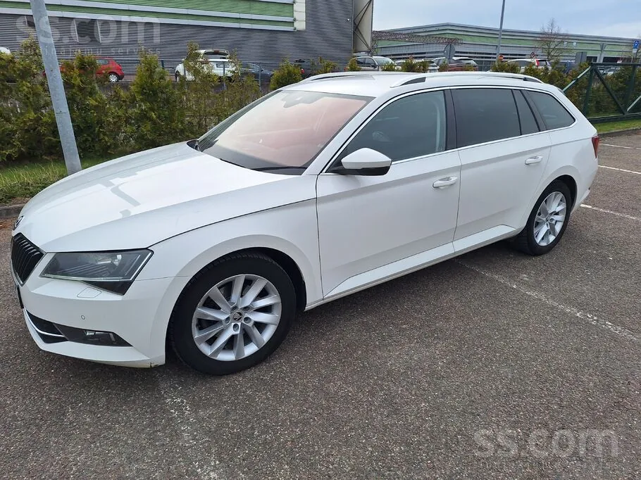 Skoda Superb 2018 photo 2