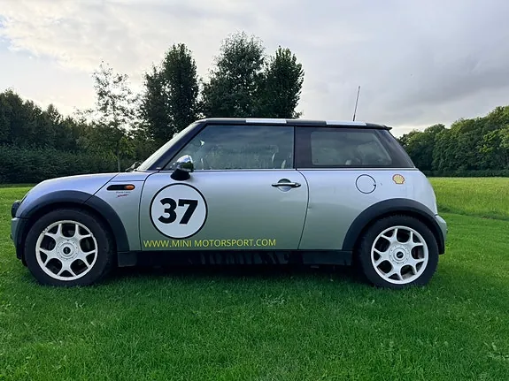 Mini One 2003 photo 2