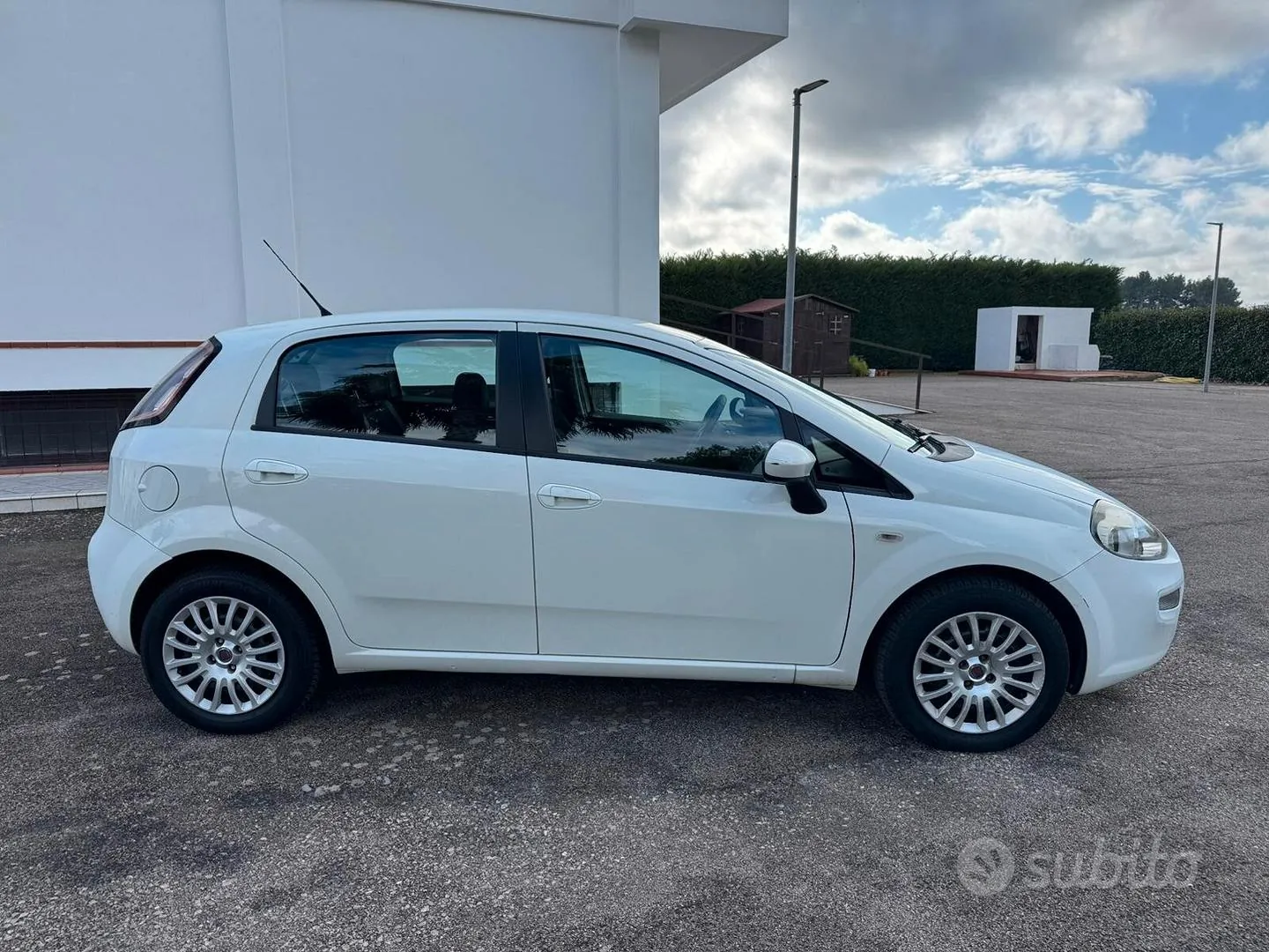 Fiat Punto 2012 photo 4