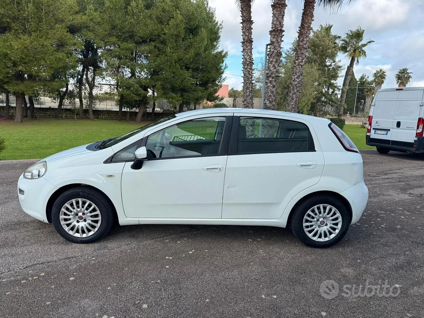 Fiat Punto 2012 photo 5