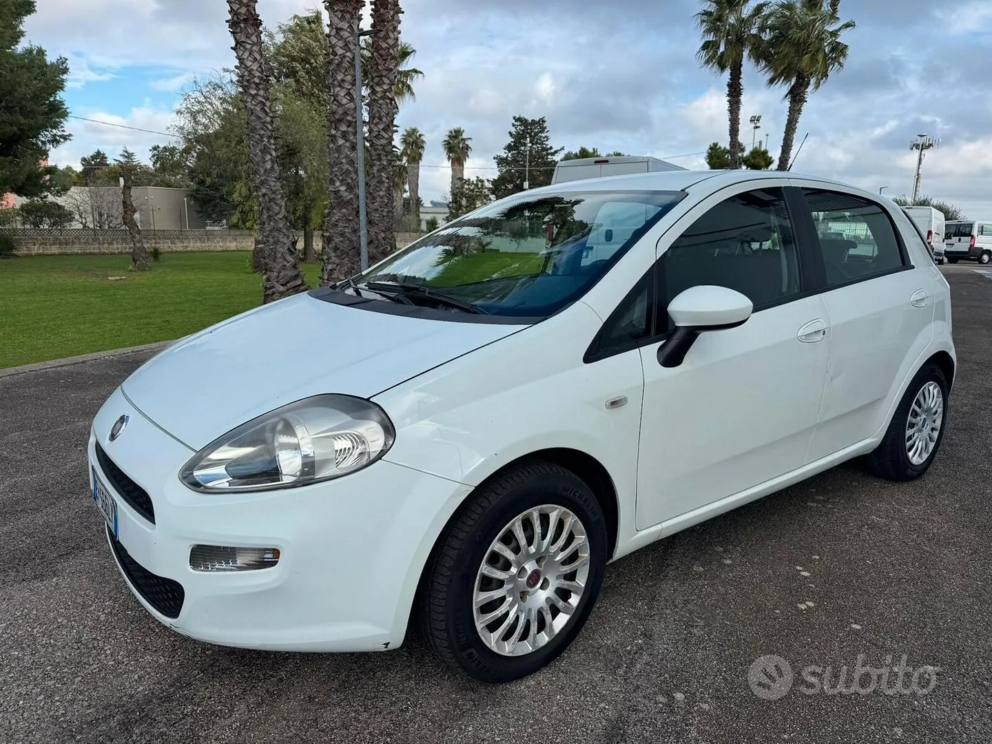Fiat Punto 2012 photo 3