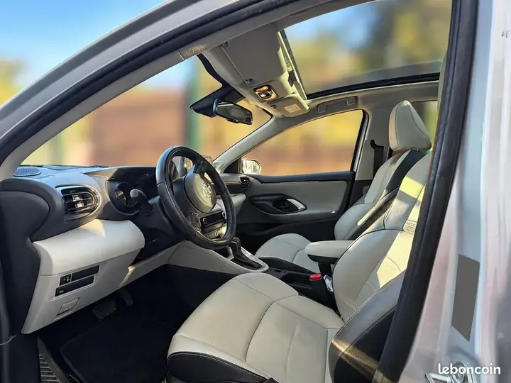 Toyota Yaris 2021 photo 2