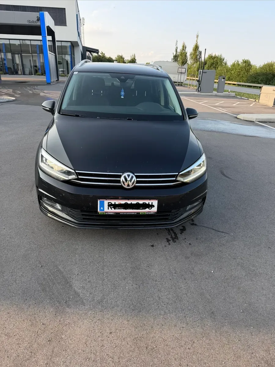 Volkswagen Touran 2016 photo 2