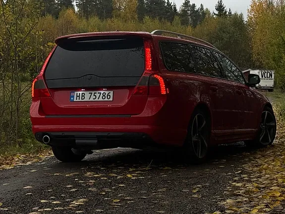 Volvo V70 2012 photo 2
