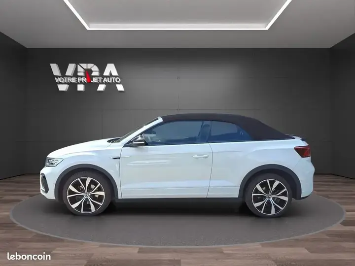 Volkswagen T-Roc 2023 photo 2