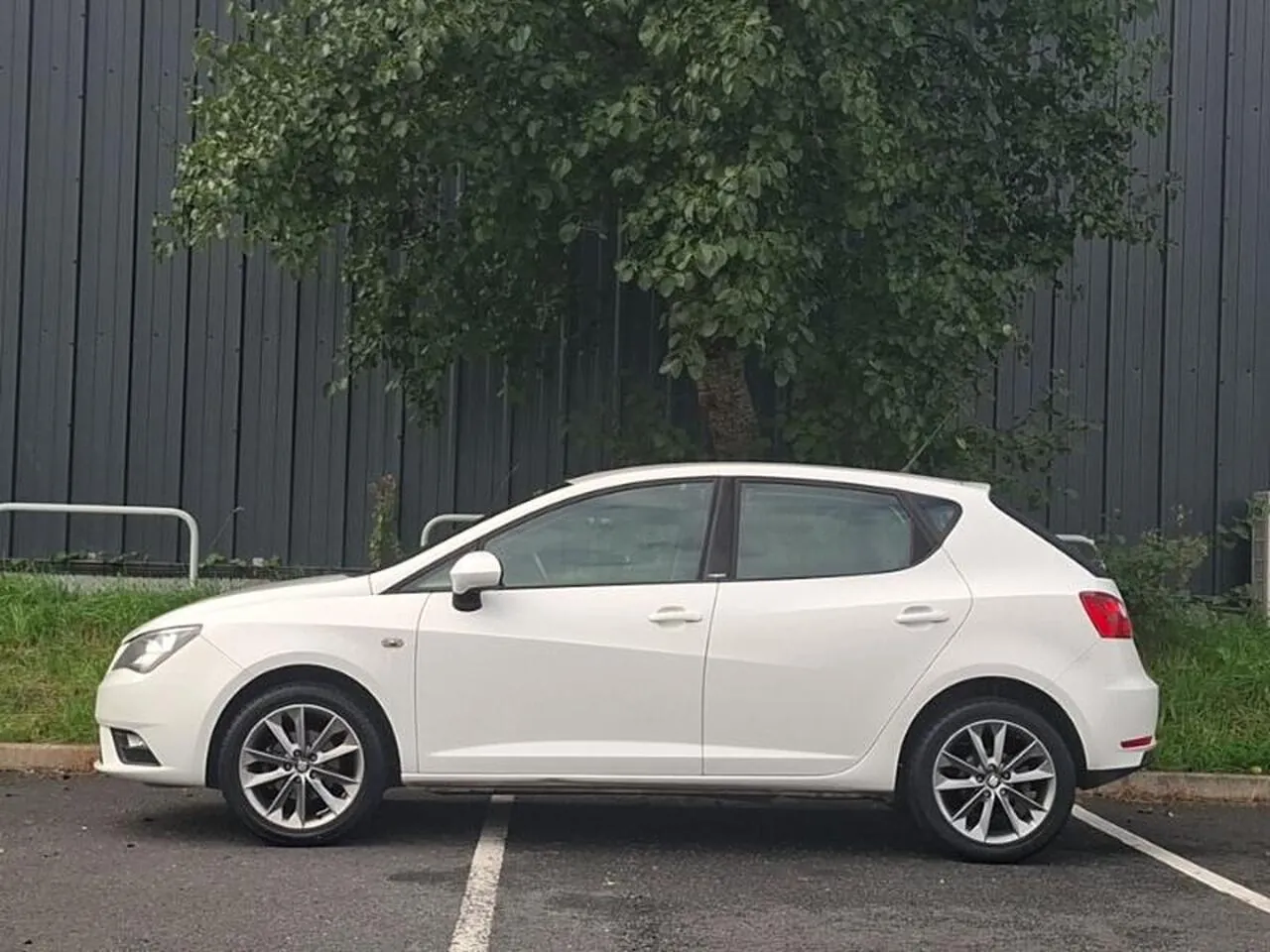 Seat Ibiza 2015 photo 4