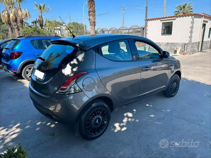 Lancia Ypsilon 2015 photo 4