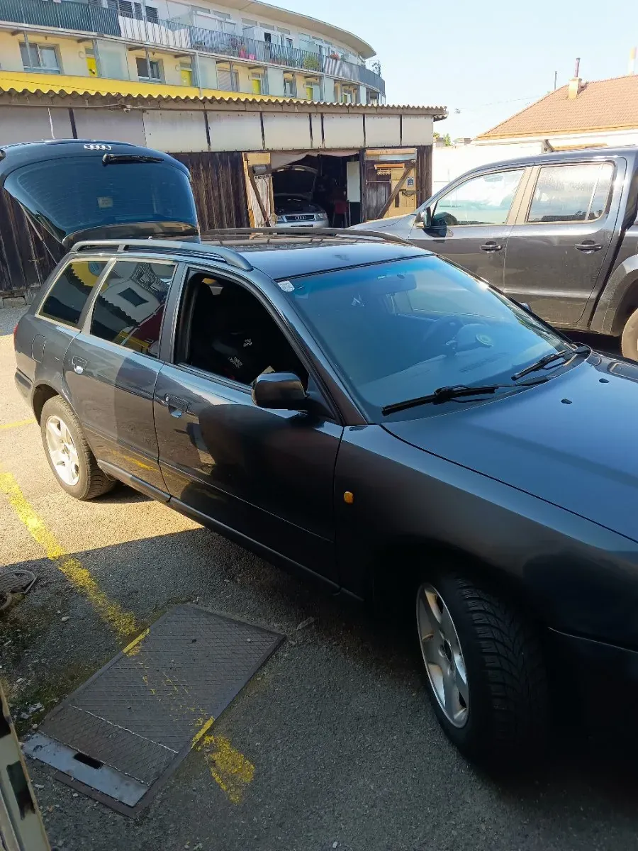 Audi A4 1998 photo 2
