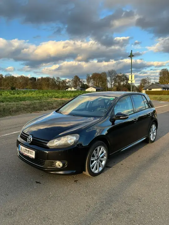 Volkswagen Golf 2011 photo 2