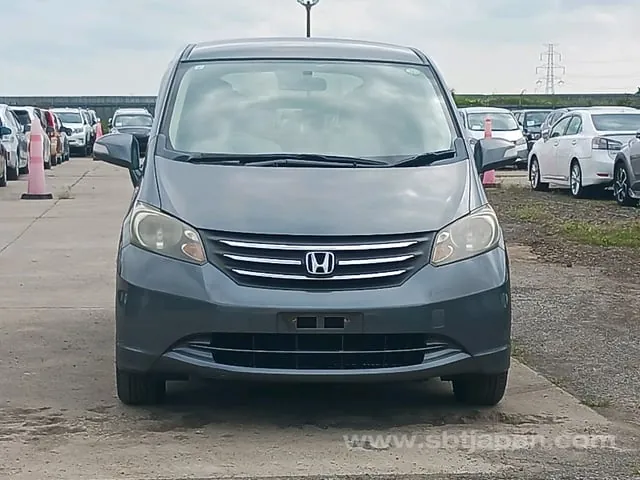 Honda Freed G 2009 photo 2