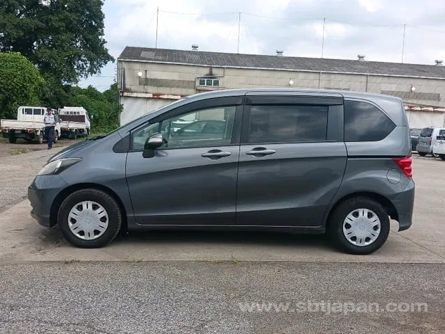 Honda Freed G 2009 photo 4