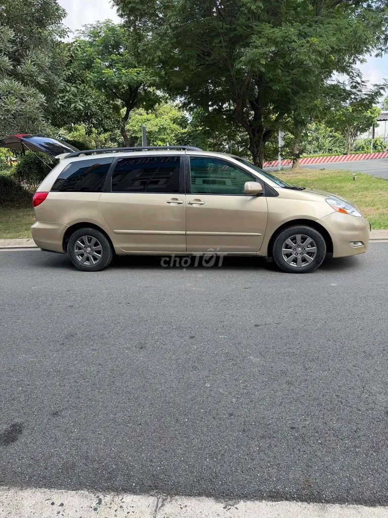Toyota Sienna 2007 photo 3