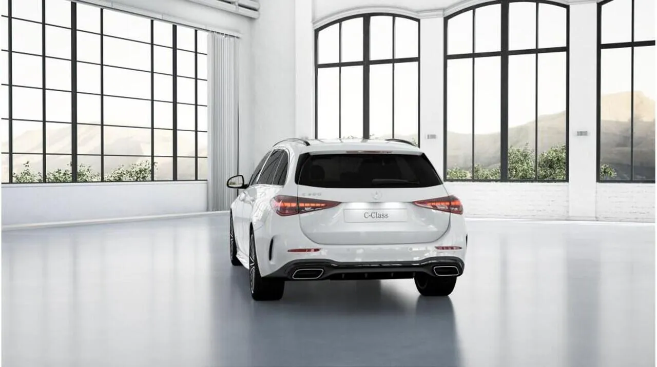Mercedes-Benz C-Class photo 4