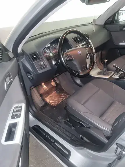 Volvo V50 2011 photo 2