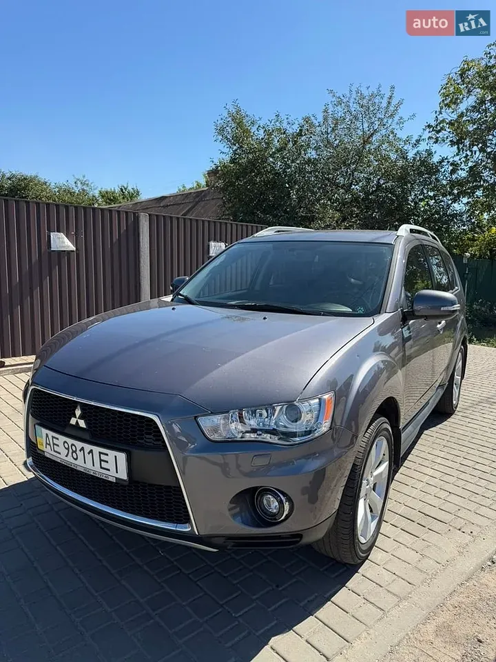Mitsubishi Outlander 2010 photo 3